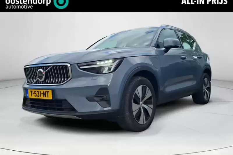 Volvo XC40 (2023)