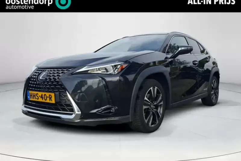 Lexus UX (2021)