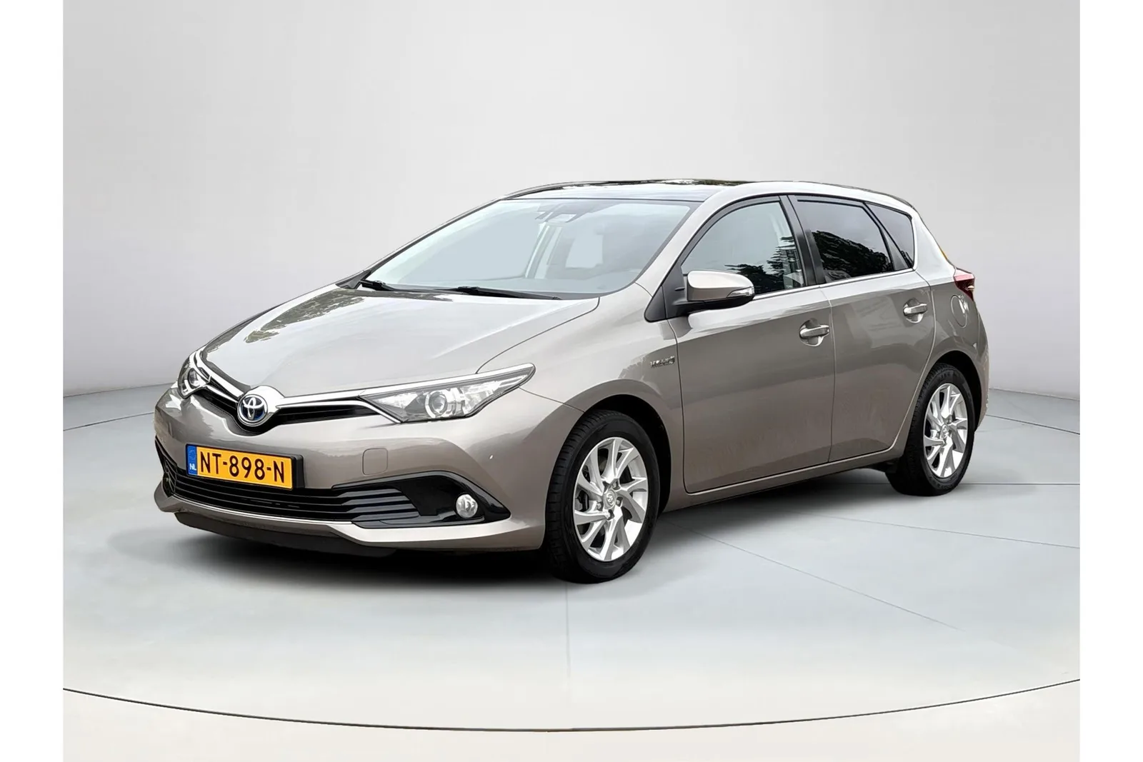 Toyota Auris (2016) — foto 1