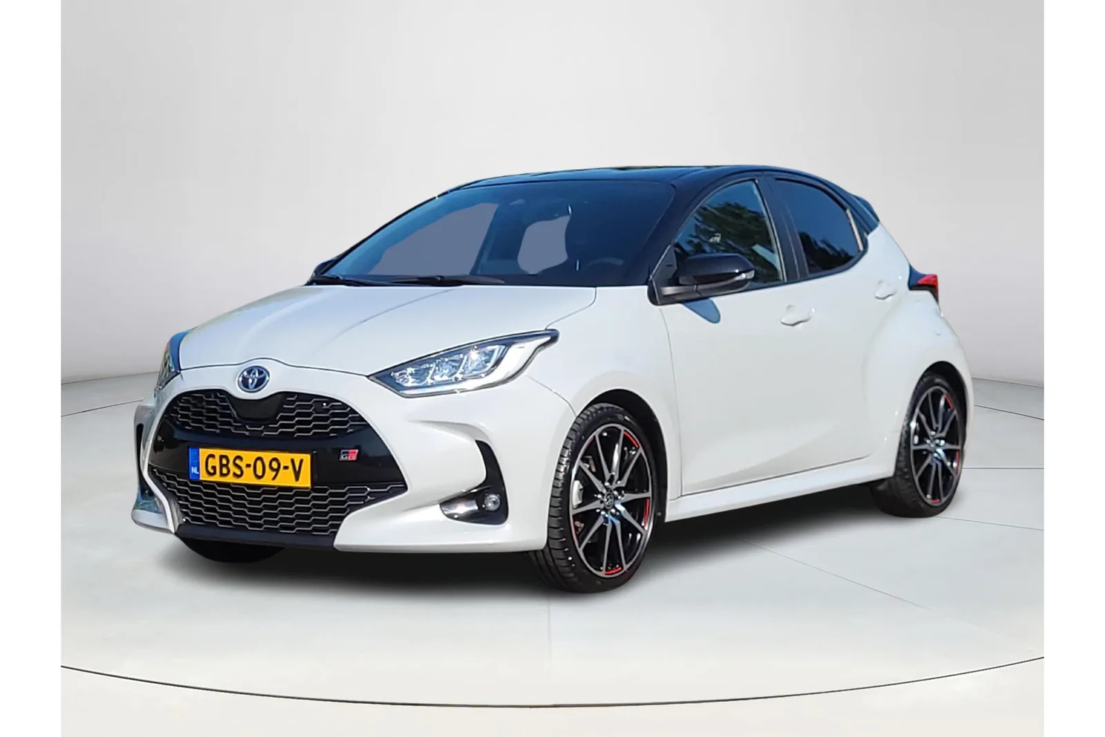 Toyota Yaris (2022) — foto 1