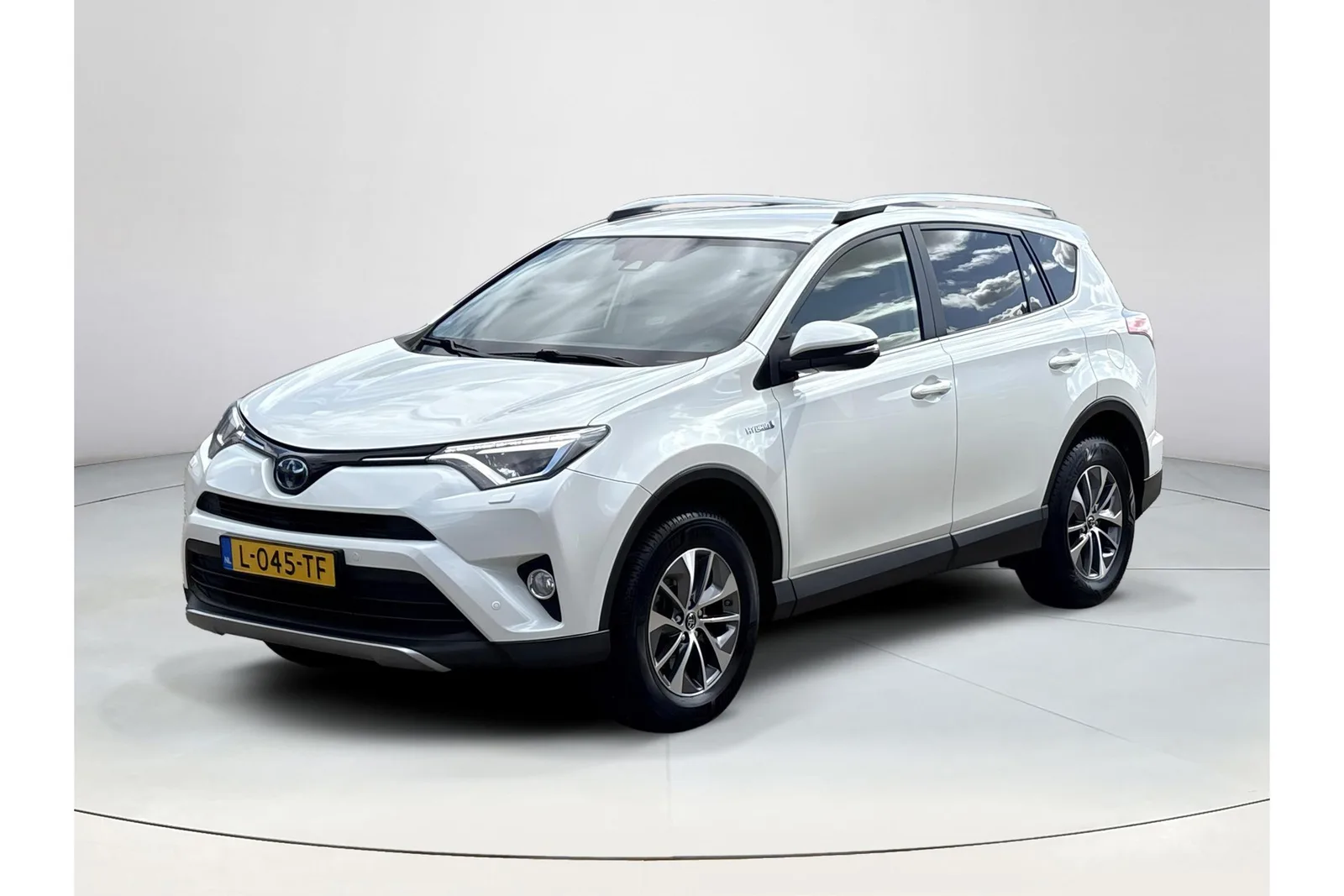 Toyota RAV4 (2018) — foto 1
