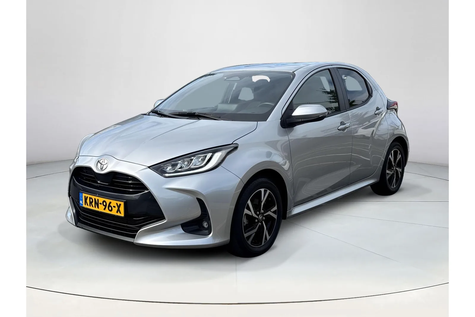 Toyota Yaris (2024) — foto 1