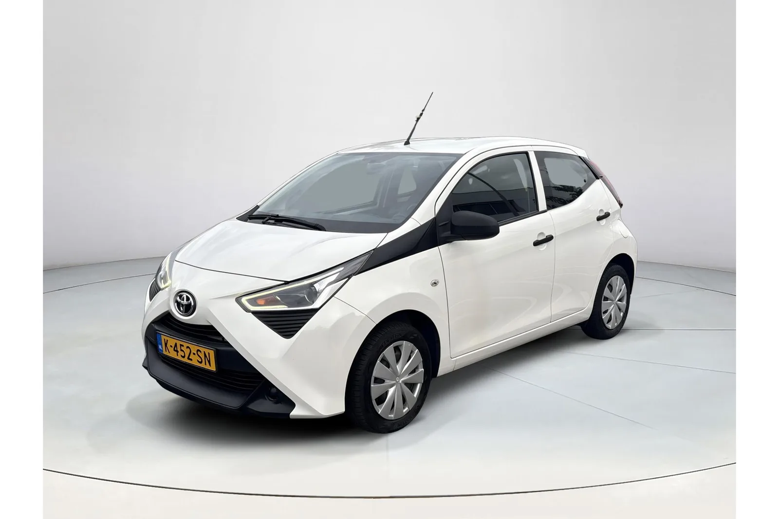 Toyota Aygo (2021) — foto 1