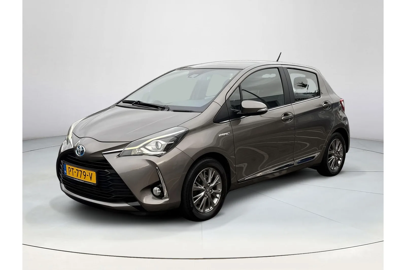 Toyota Yaris (2017) — foto 1