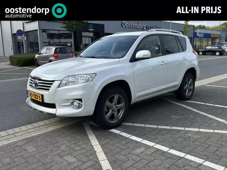 Toyota RAV4 (2012) — foto 1