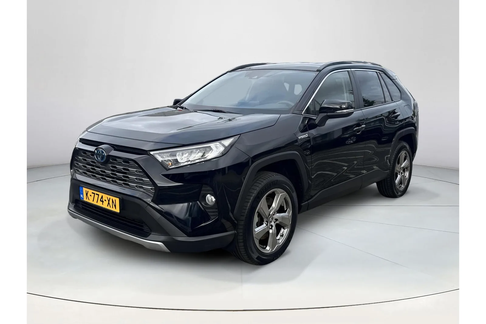 Toyota RAV4 (2021) — foto 1