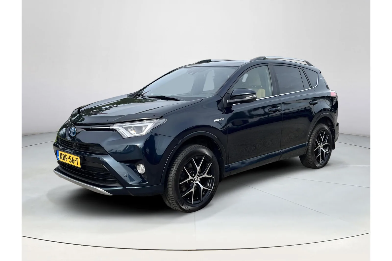 Toyota RAV4 (2017) — foto 1