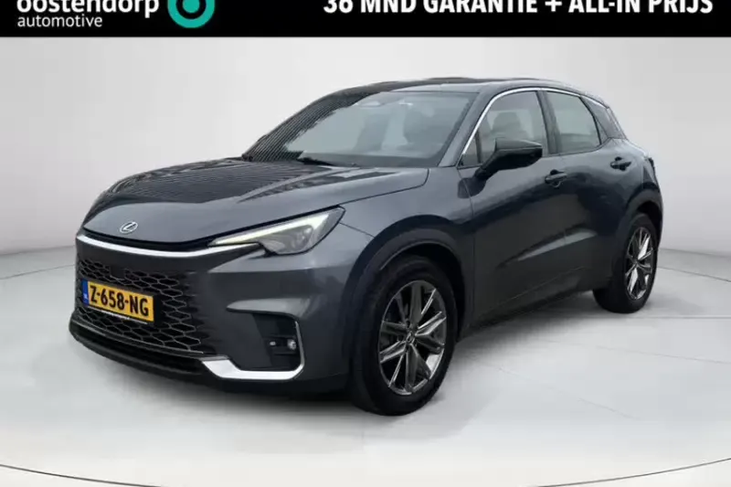 Lexus LBX (2024)