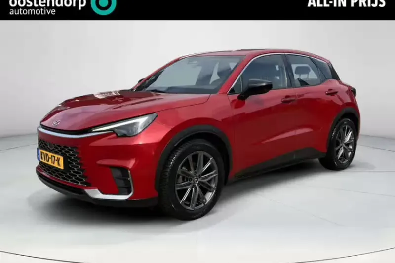 Lexus LBX (2024)
