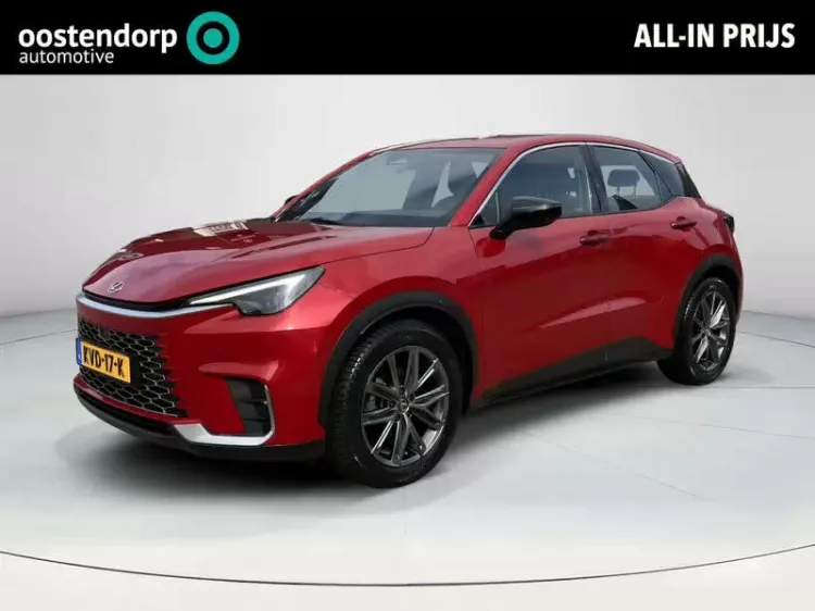 Lexus LBX (2024) — foto 1