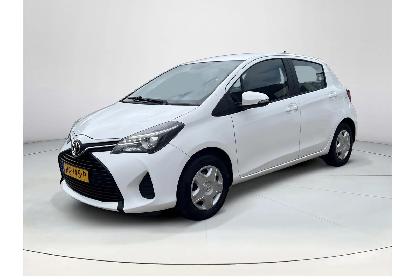 Toyota Yaris (2015) — foto 1