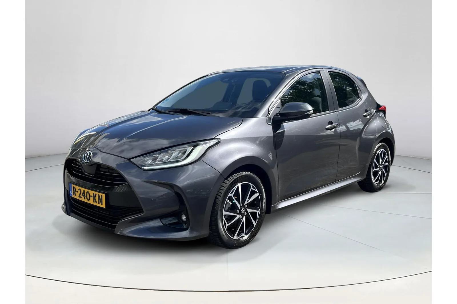 Toyota Yaris (2022) — foto 1