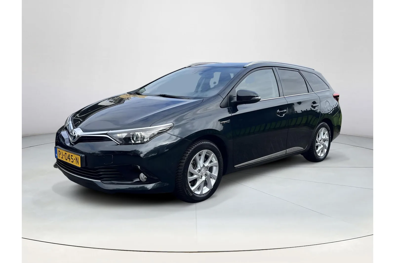 Toyota Auris (2017) — foto 1