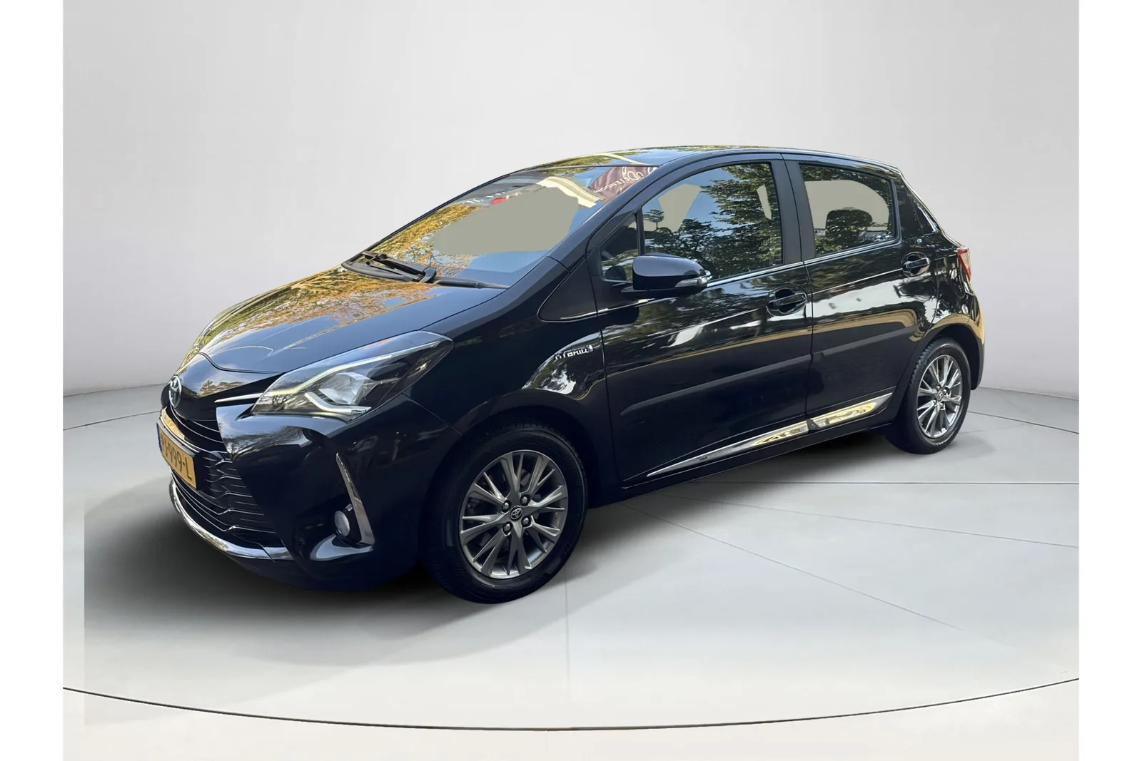 Toyota Yaris (2017) — foto 1