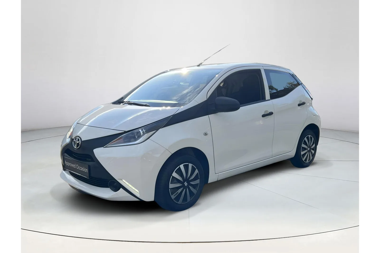 Toyota Aygo (2016) — foto 1