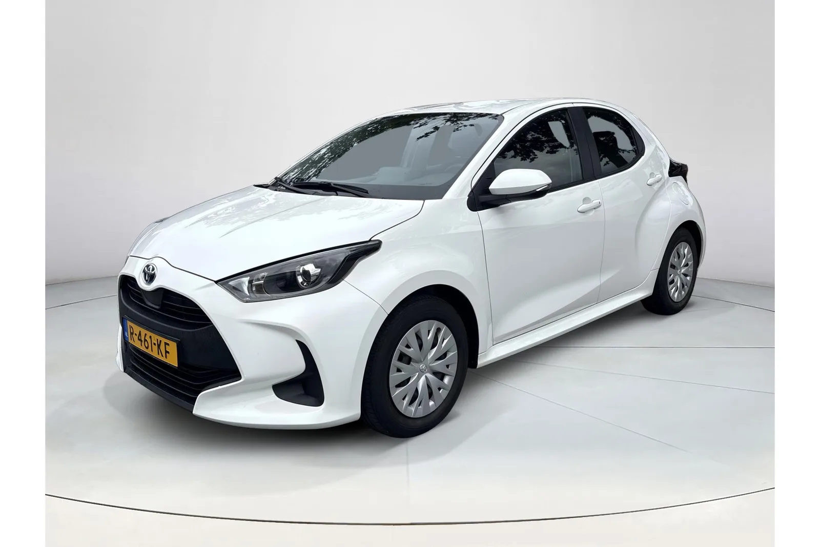 Toyota Yaris (2022) — foto 1