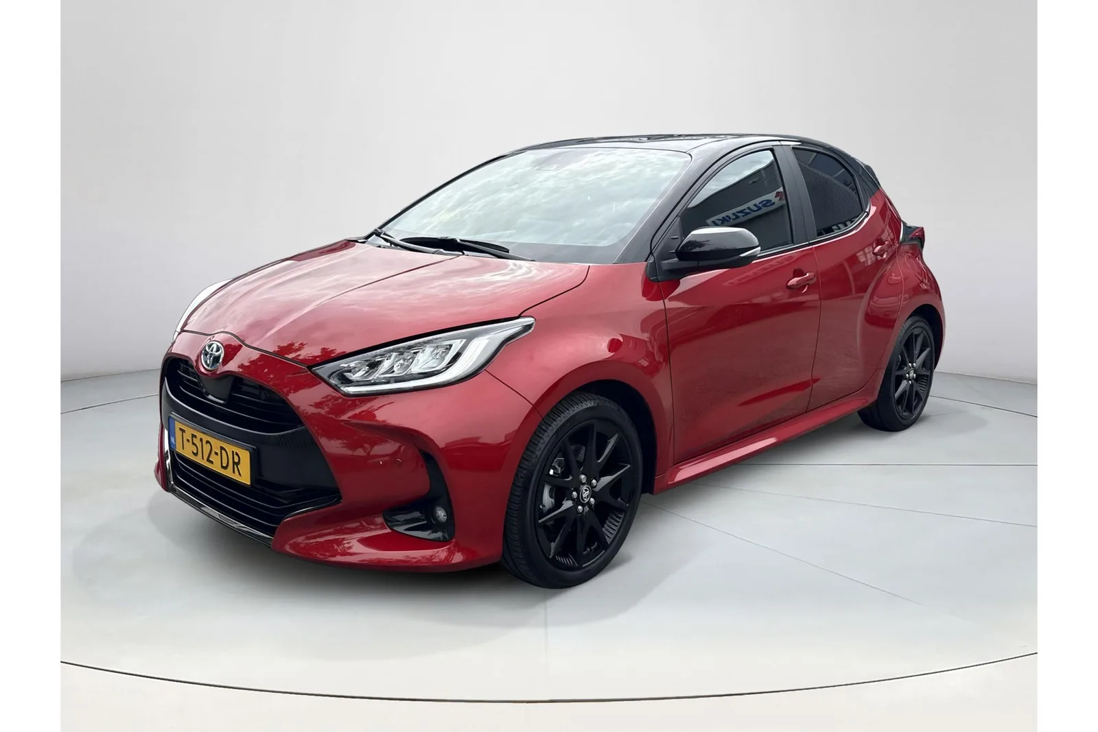 Toyota Yaris (2023) — foto 1