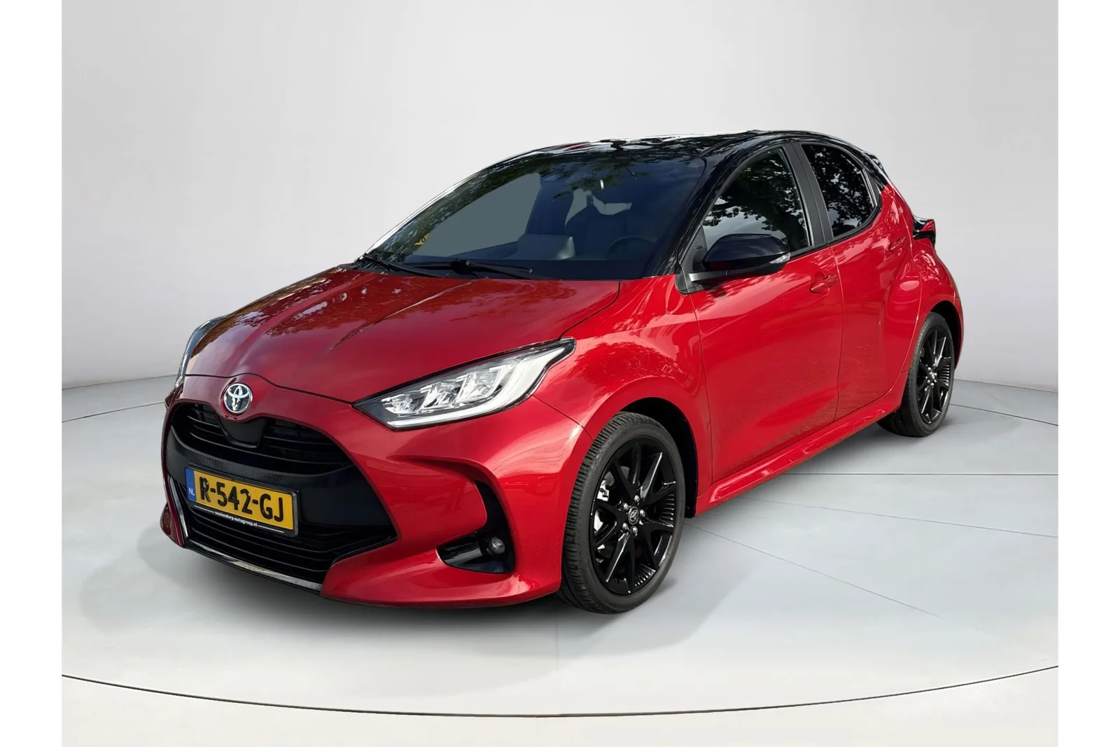 Toyota Yaris (2022) — foto 1