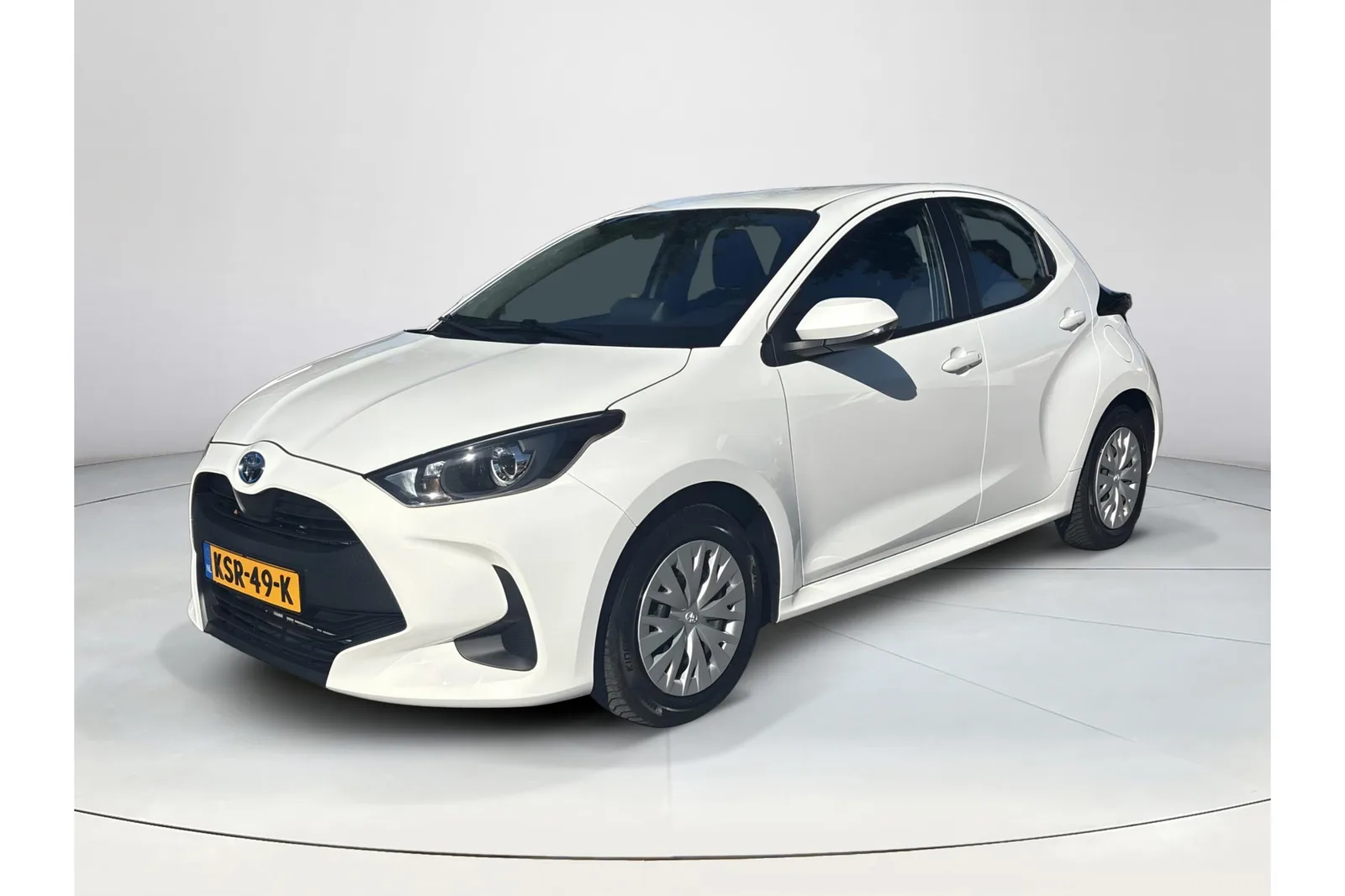 Toyota Yaris (2022) — foto 1