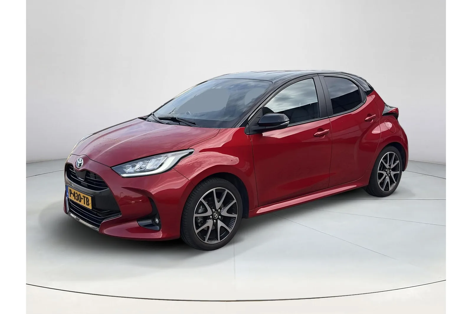 Toyota Yaris (2022) — foto 1