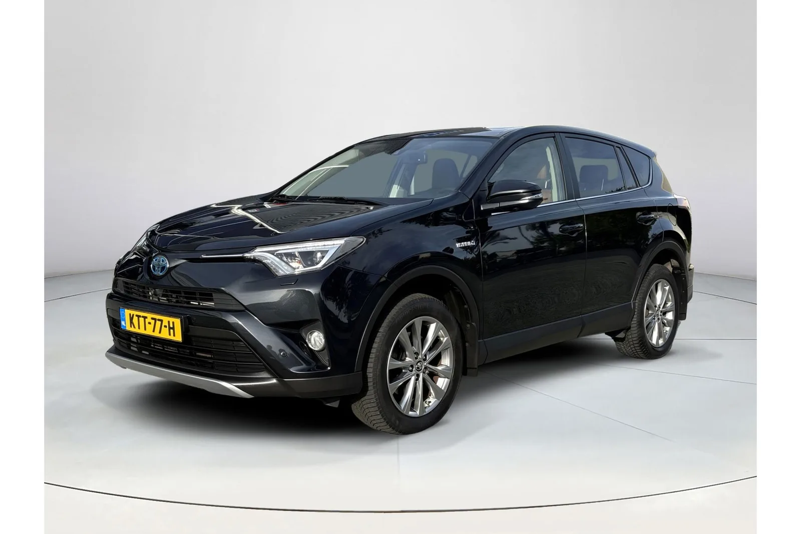 Toyota RAV4 (2018) — foto 1