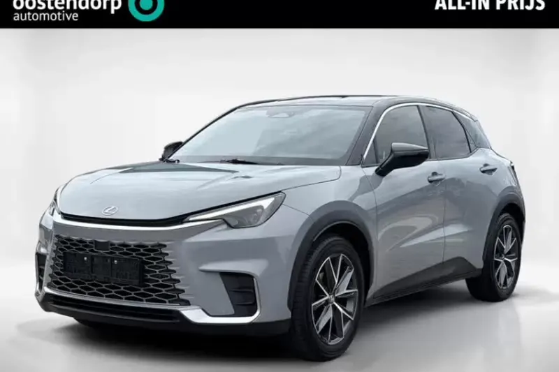 Lexus LBX (2024)