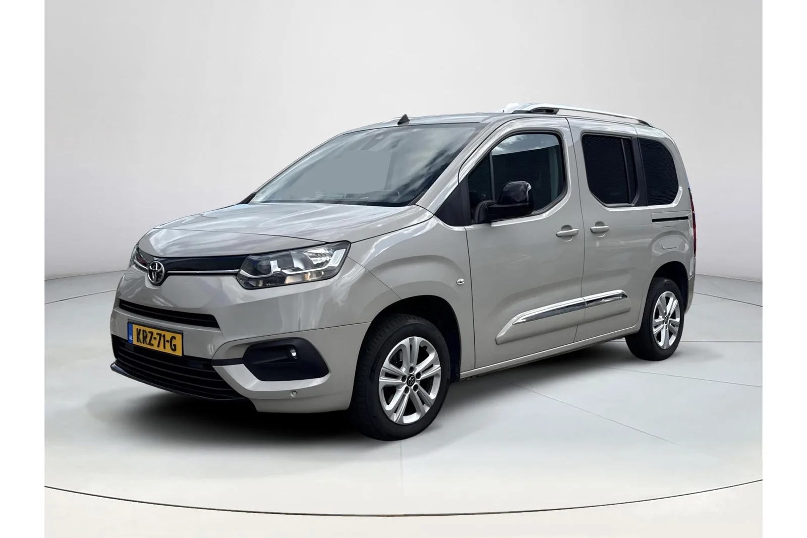 Toyota ProAce City Verso (2022) — foto 1