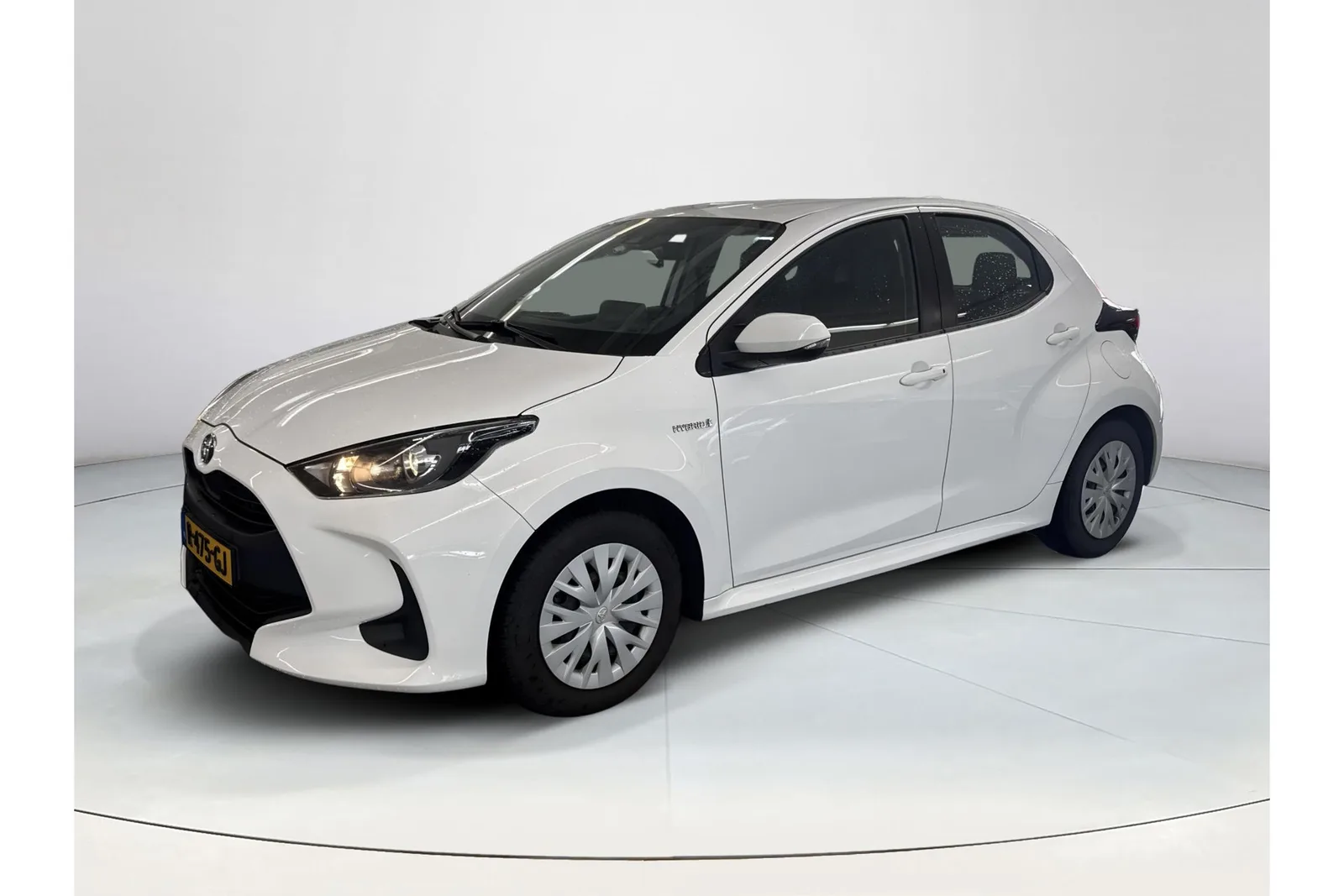 Toyota Yaris (2021) — foto 1