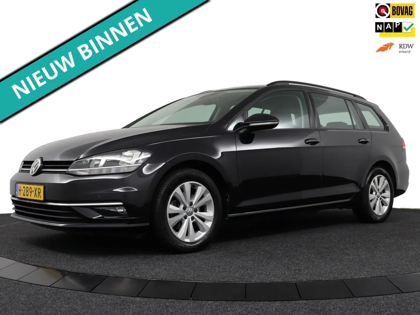 Volkswagen Golf (2020) — foto 1