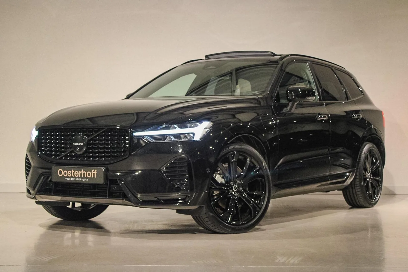 Volvo XC60 (2024) — foto 1