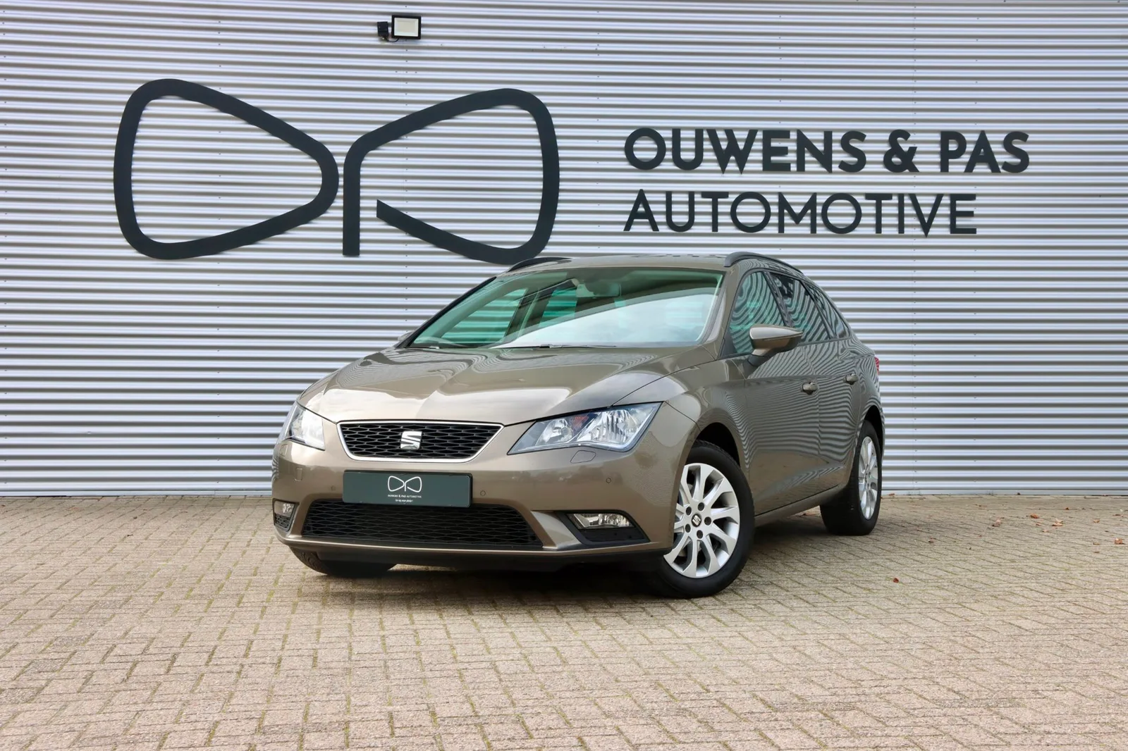 SEAT Leon (2015) — foto 1