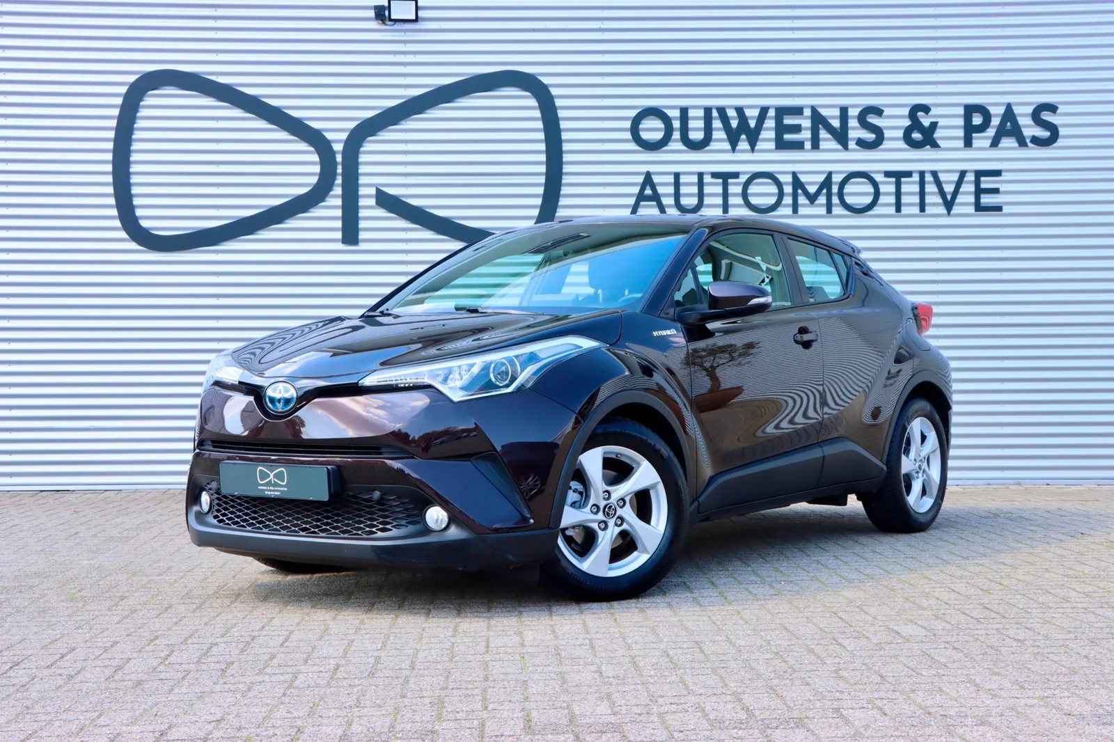 Toyota C-HR (2019) — foto 1