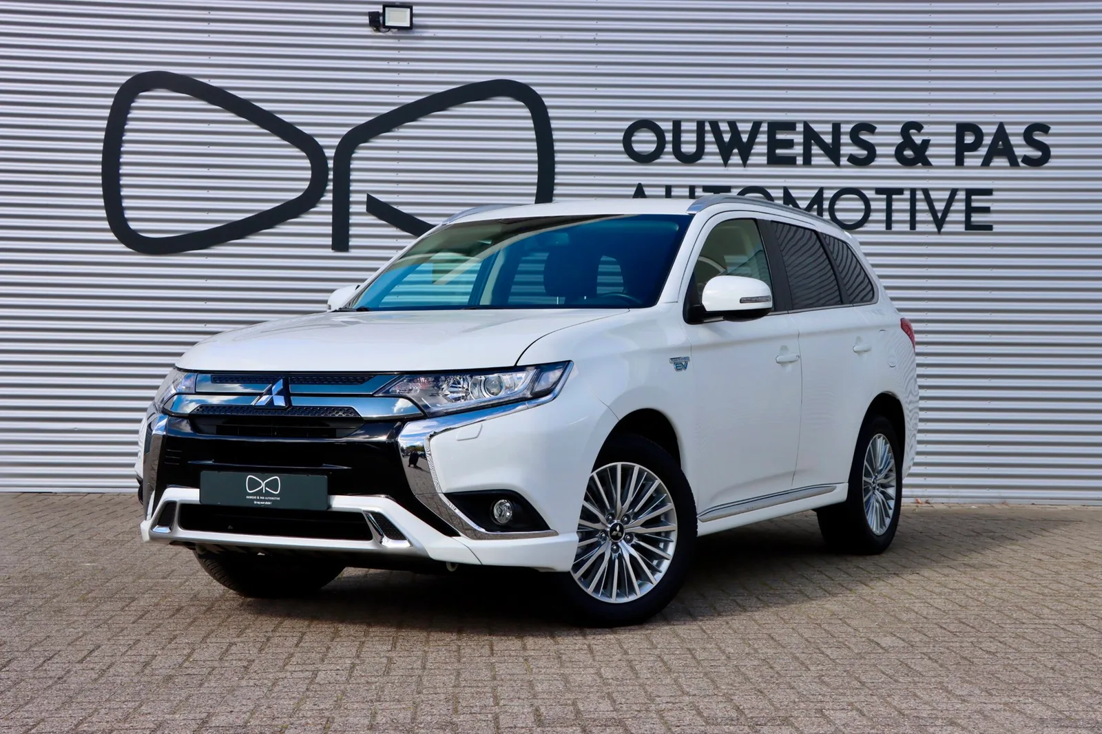 Mitsubishi Outlander (2019) — foto 1