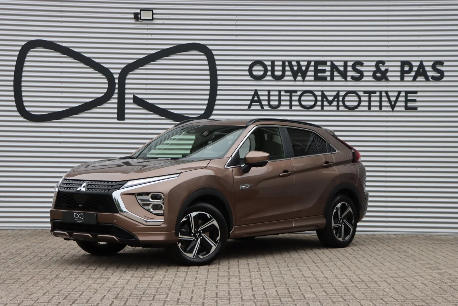 Mitsubishi Eclipse Cross (2022) — foto 1