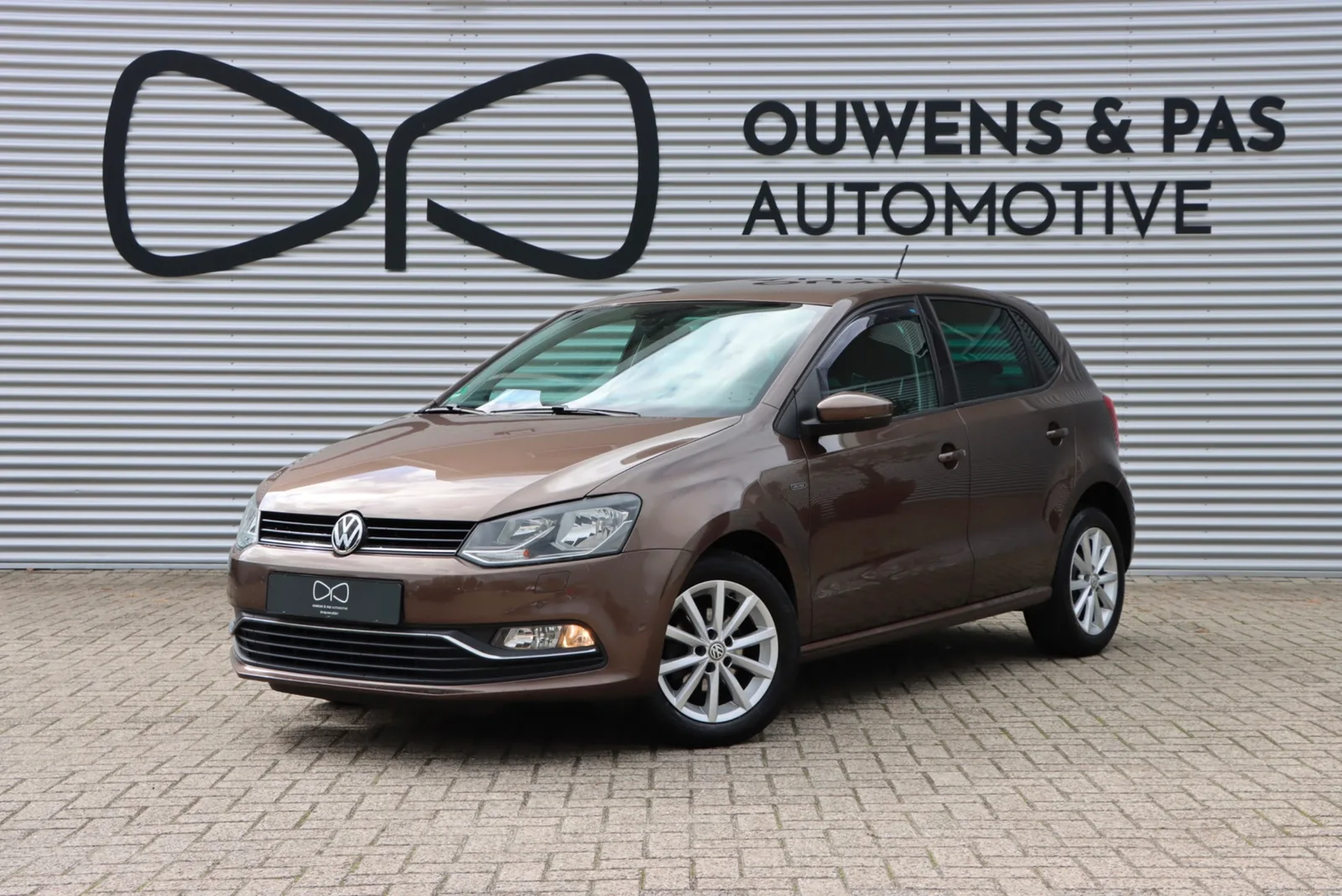 Volkswagen Polo (2015) — foto 1