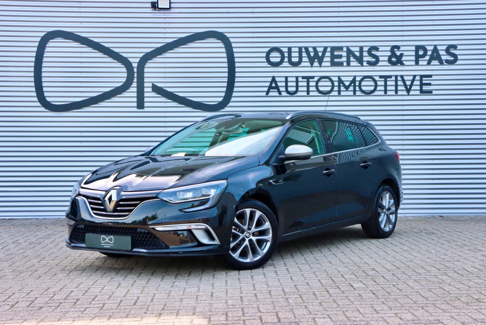 Renault Mégane (2017) — foto 1