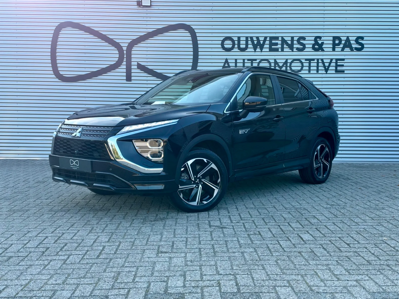 Mitsubishi Eclipse Cross (2022) — foto 1