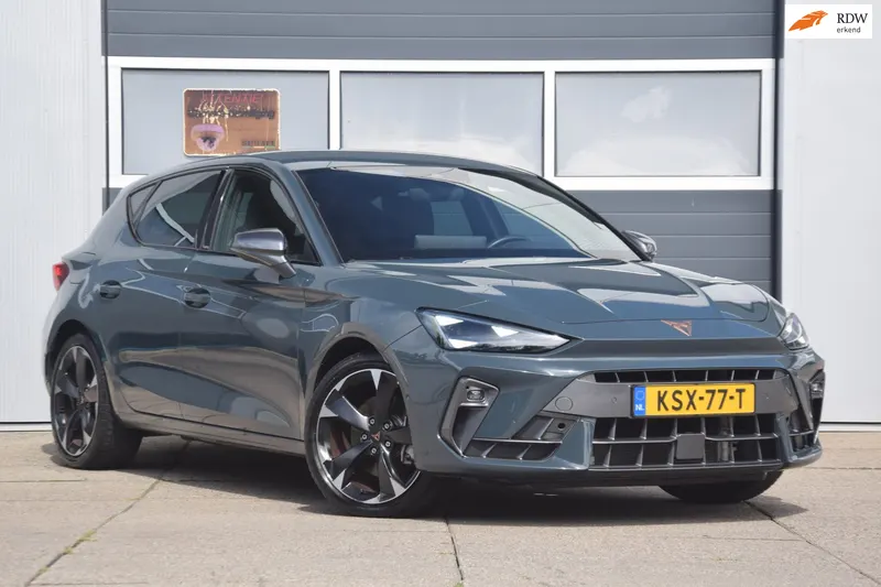 CUPRA Leon (2025)