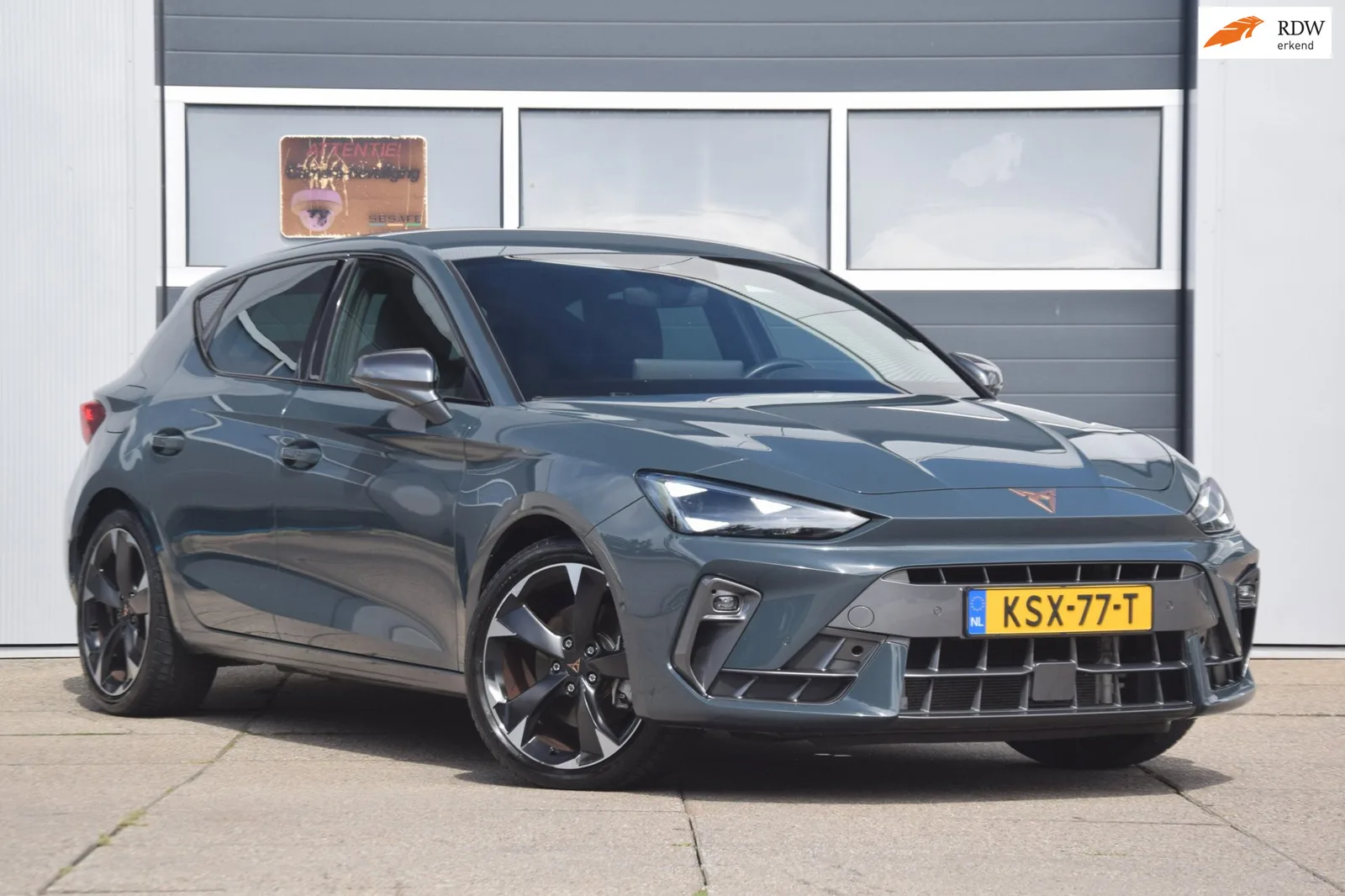 CUPRA Leon (2025) — foto 1