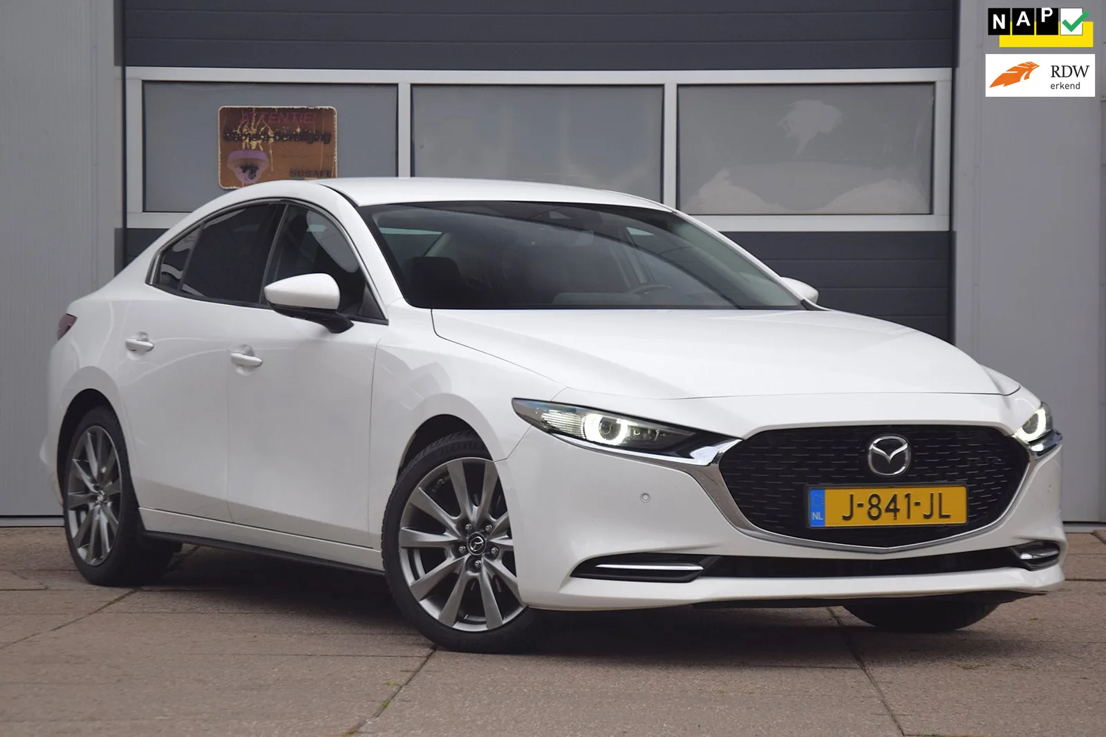 Mazda 3 (2020) — foto 1