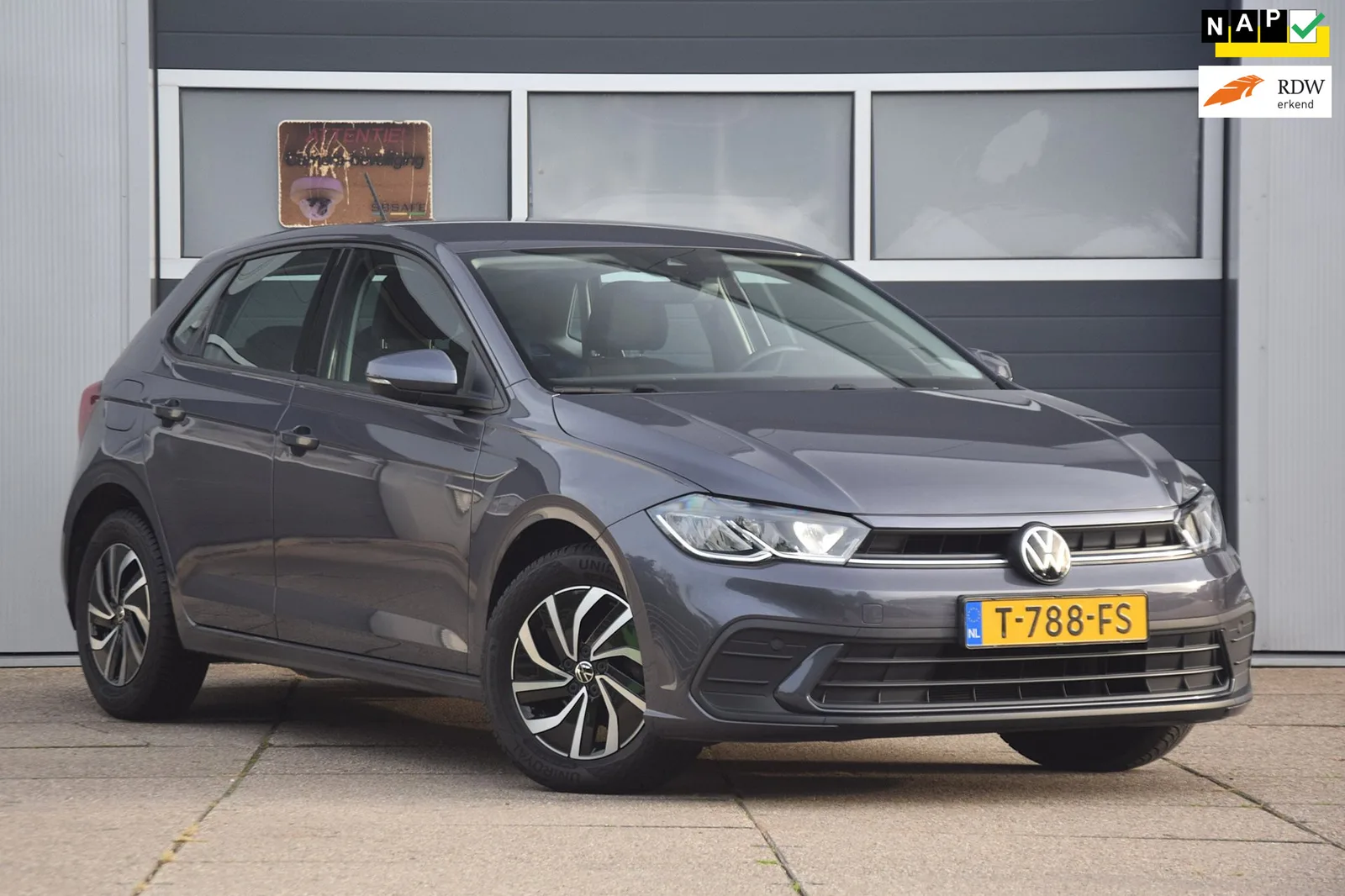 Volkswagen Polo (2023) — foto 1