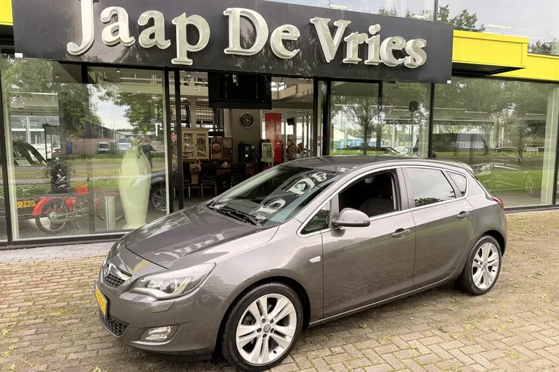 Opel Astra (2010)