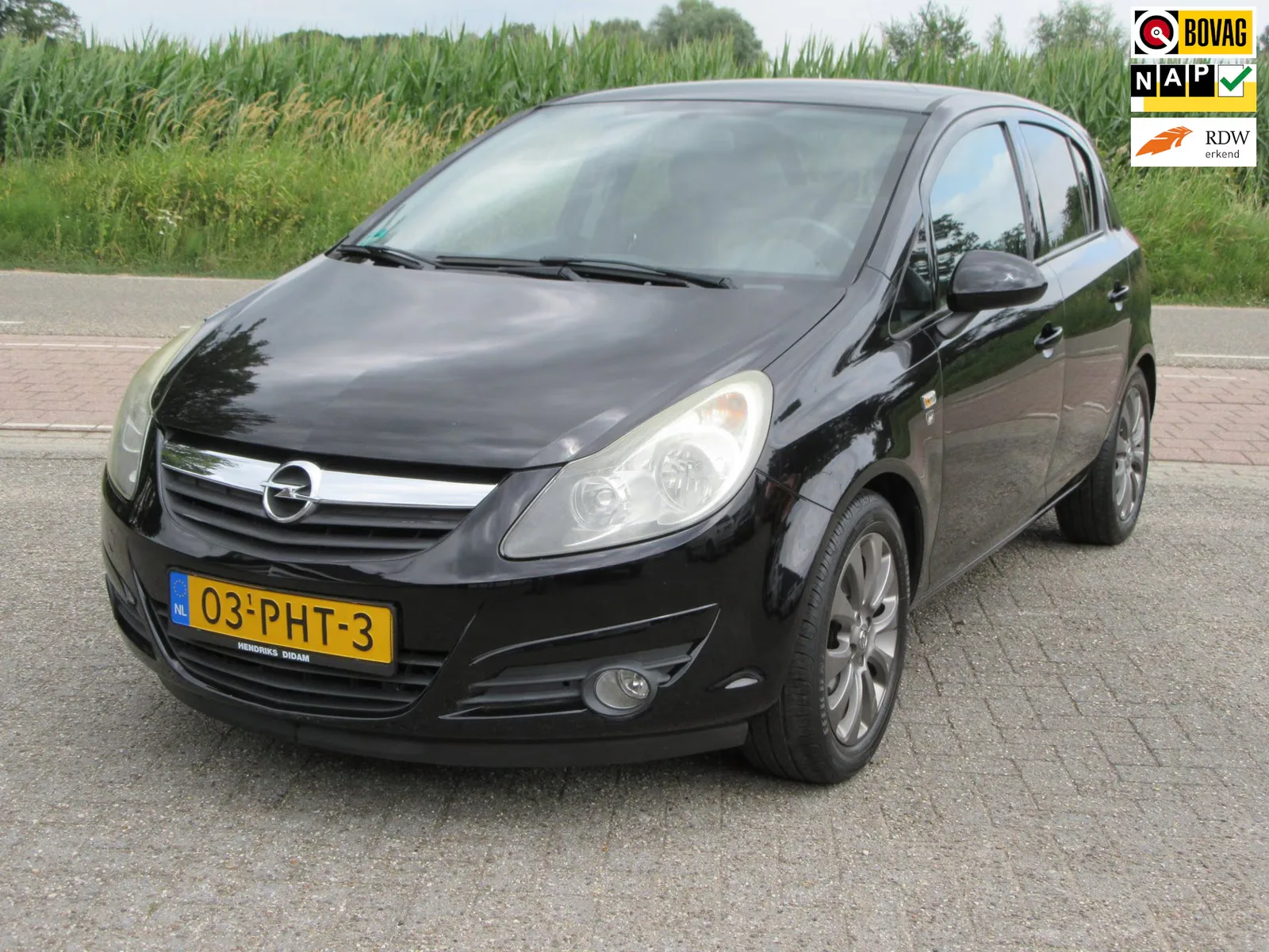 Opel Corsa (2011) — foto 1