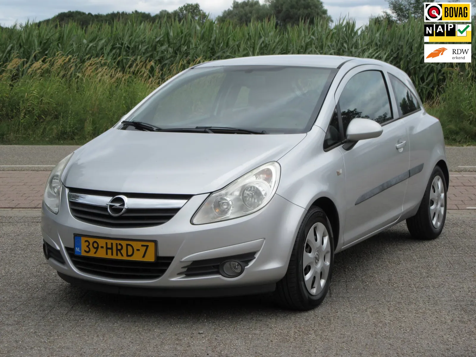 Opel Corsa (2009) — foto 1