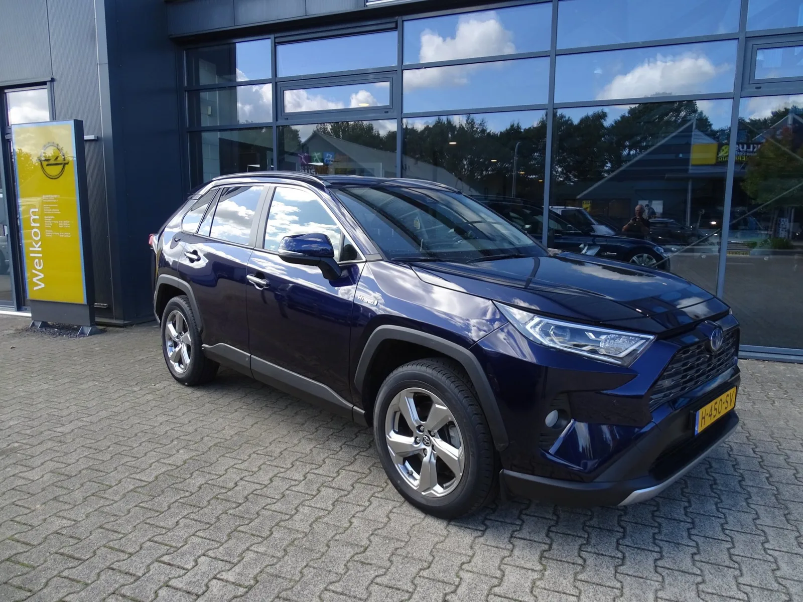 Toyota RAV4 (2020) — foto 1