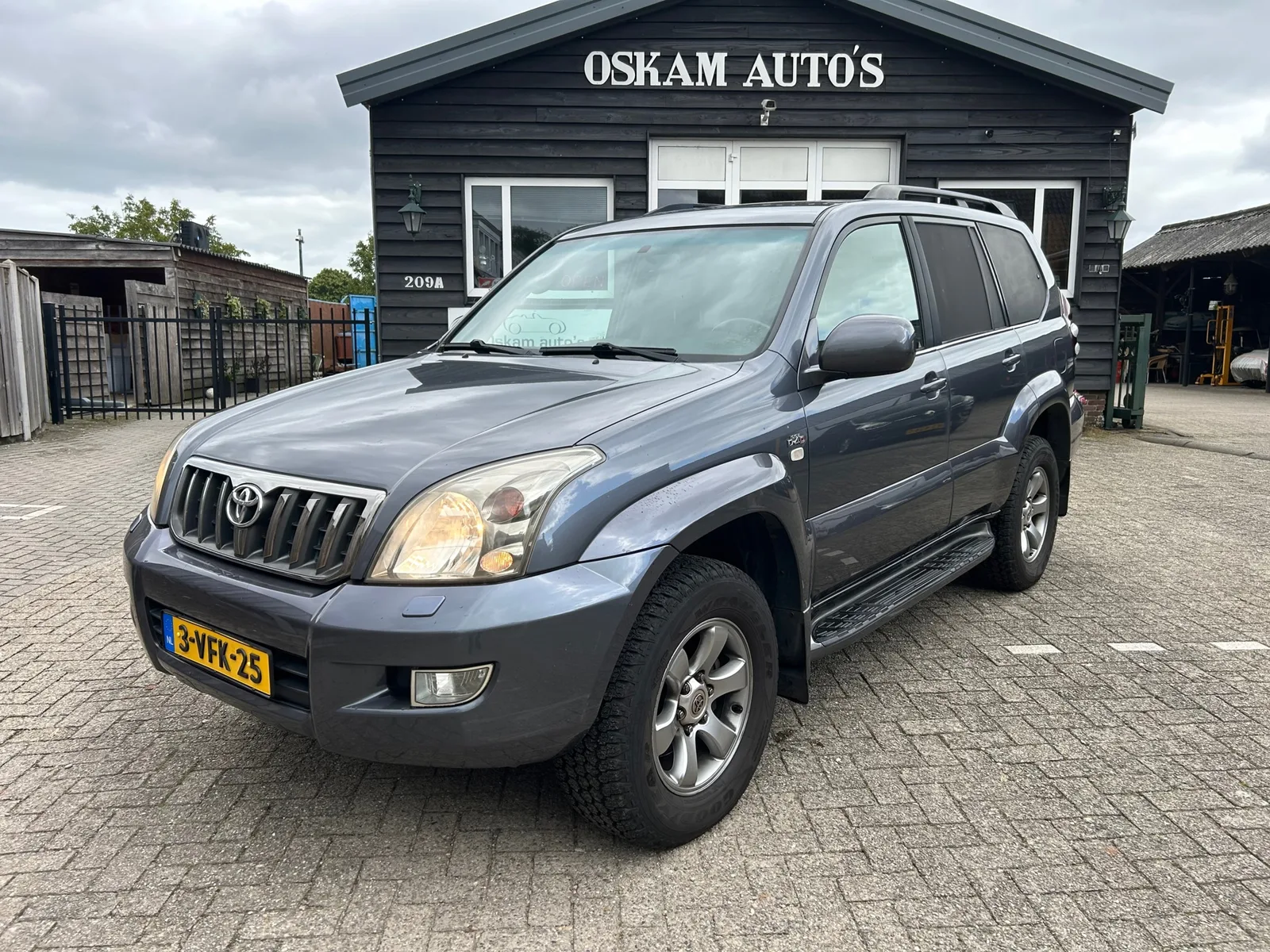 Toyota Land Cruiser (2009) — foto 1