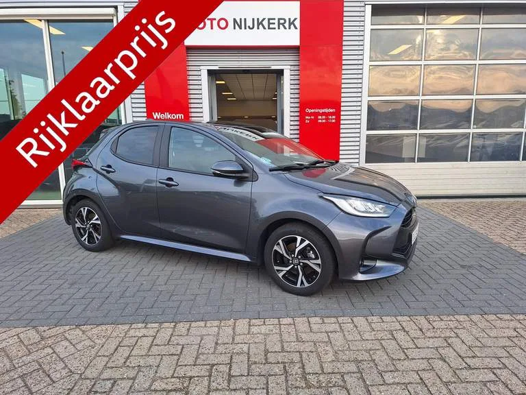 Toyota Yaris (2024) — foto 1
