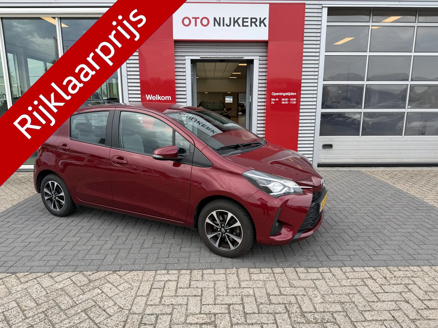 Toyota Yaris (2017) — foto 1