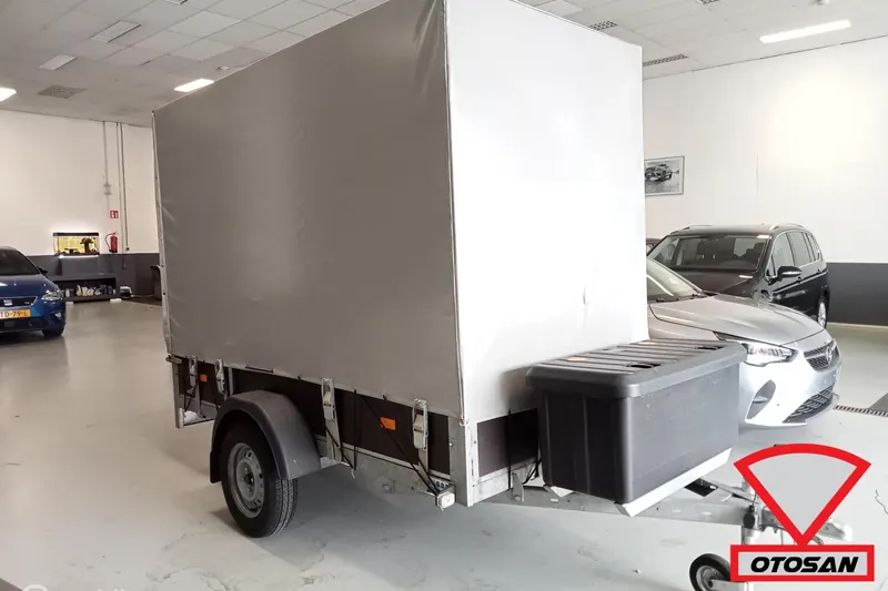 Aanhangwagen Met (2023)
