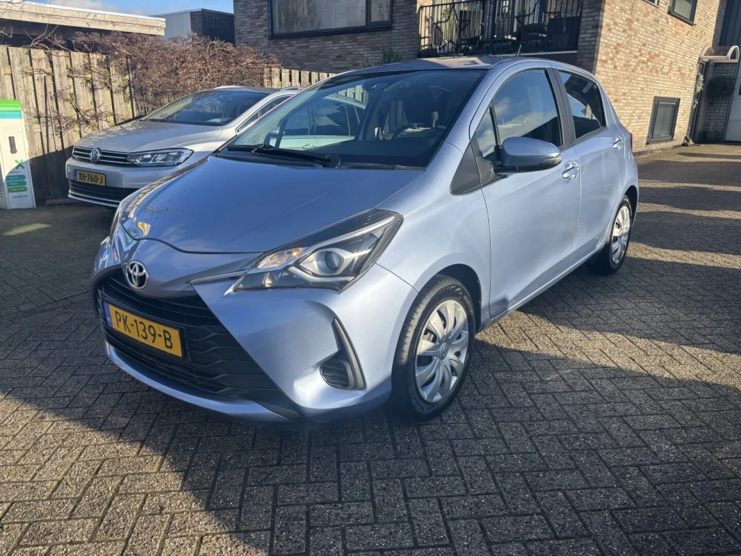 Toyota Yaris (2017) — foto 1